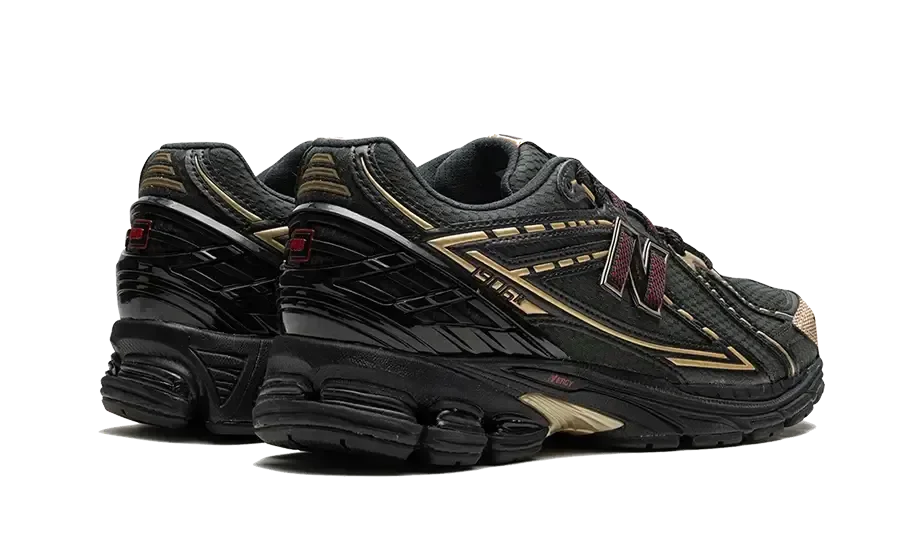 1906R Kith Black