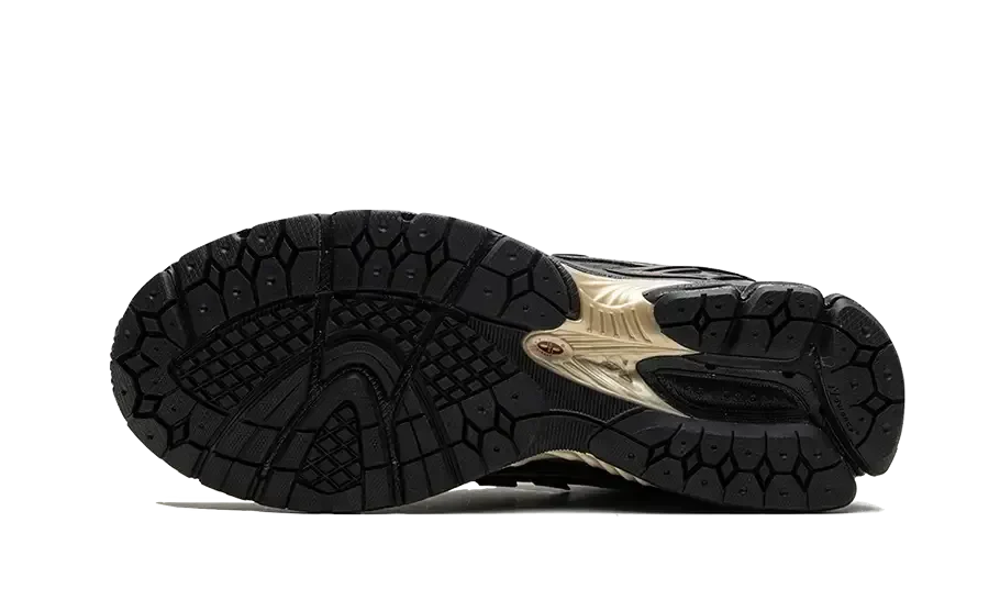 1906R Kith Black