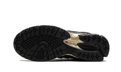 1906R Kith Black