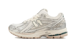 1906R Silver Metallic Cream