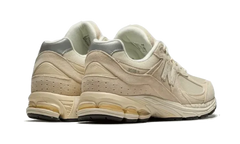 2002R Calm Taupe