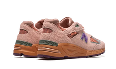 990 V2 Salehe Bembury Sand Be The Time